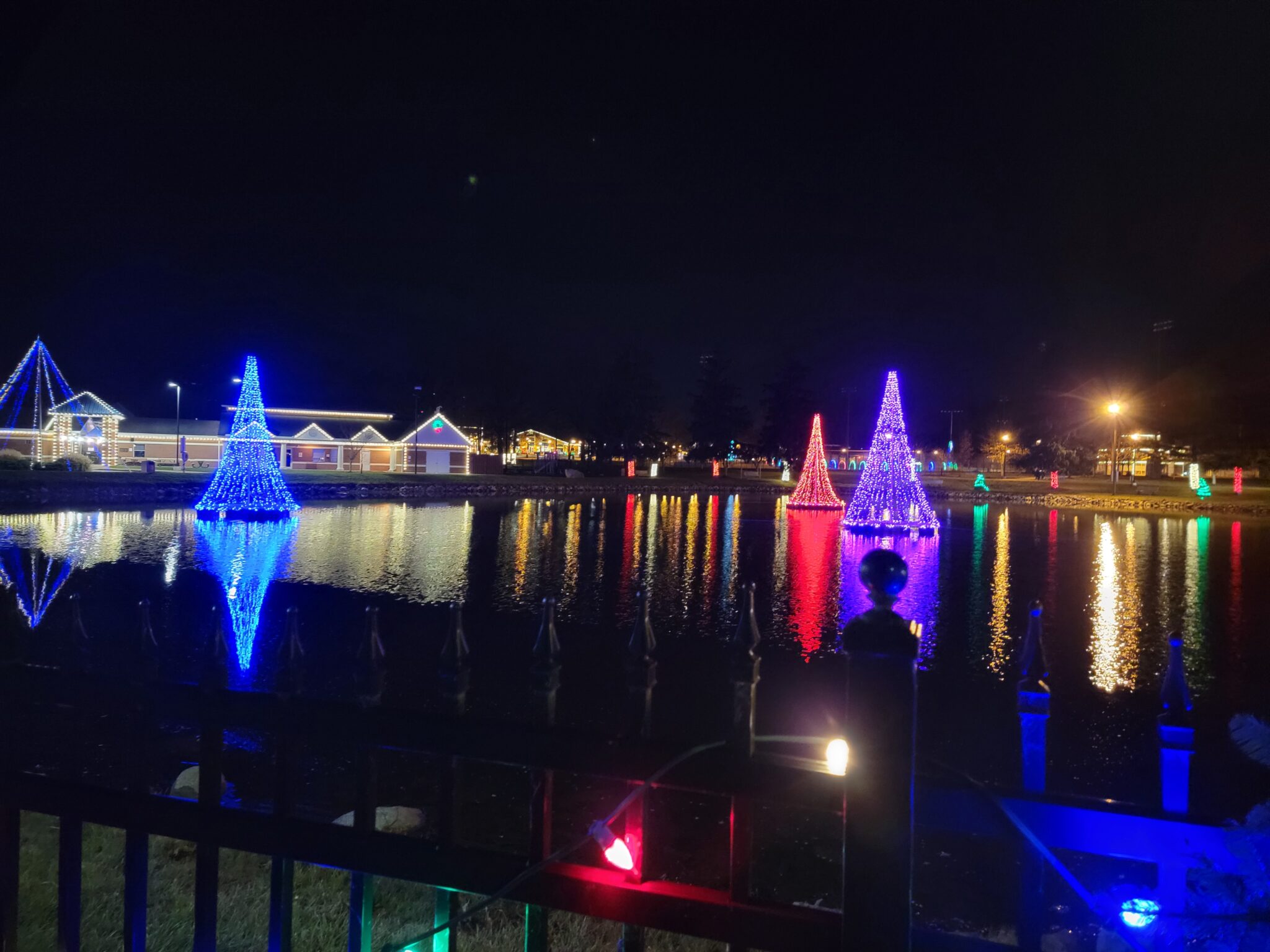 Majestic Floating Christmas Trees - Vanguard Water Creations